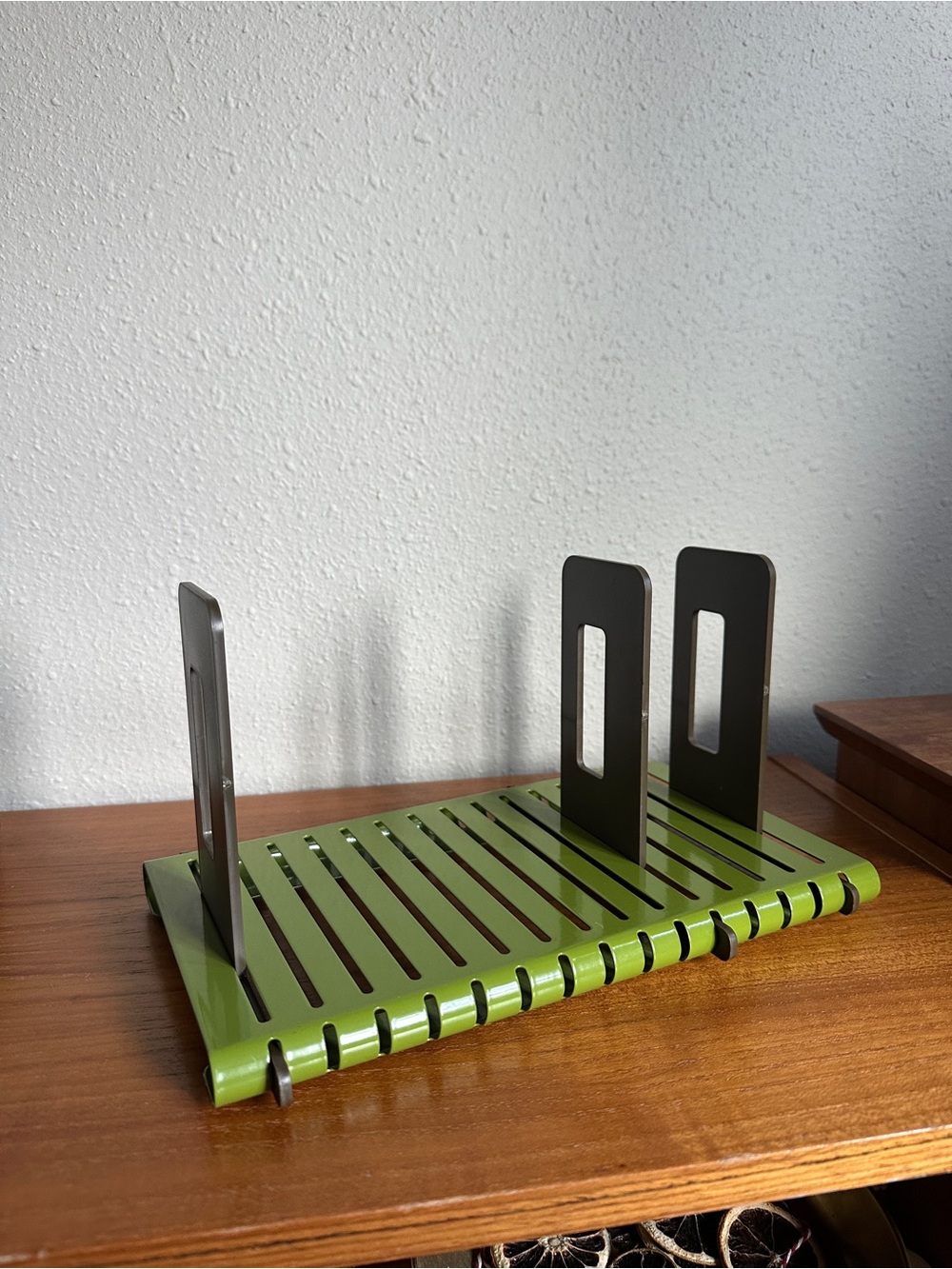 Green Adjustable Metal Organizer Rack - Picture 2 of 7